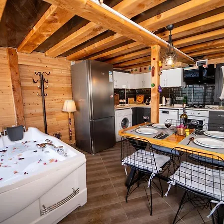 Luxurious Bungalow With Private Pool And Jacuzzi In Fethiye, Mugla *